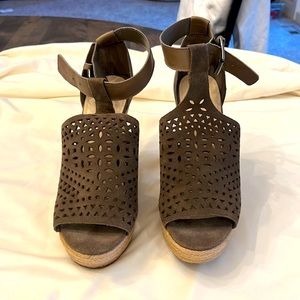 Marc Fisher wedges !